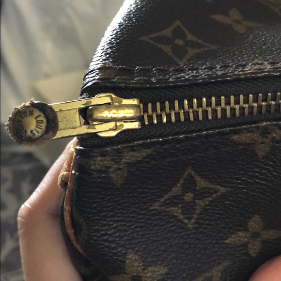 Vintage speedy Louis Vuitton handbag for sale - Picture 3 of 7